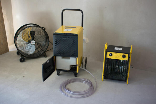 Wynajem osuszaczy powietrza, nagrzewnic i wentylatorów