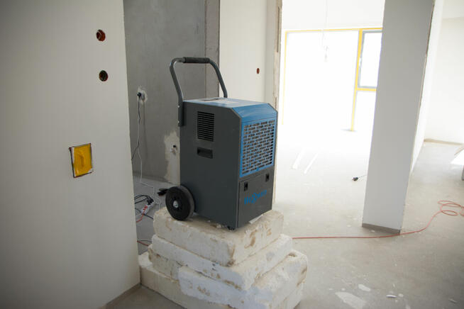 Wynajem osuszaczy powietrza, nagrzewnic i wentylatorów