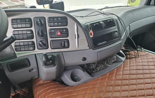 Sprzedam samochód ciężarowy Mercedes - Benz