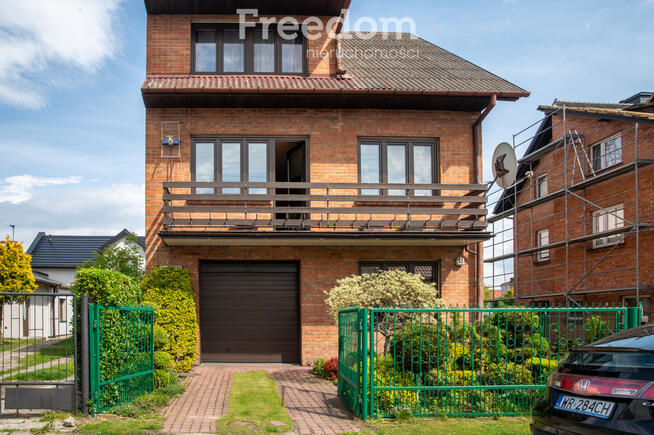 Wielorodzinny dom z garażem, 180m2 na Idalinie