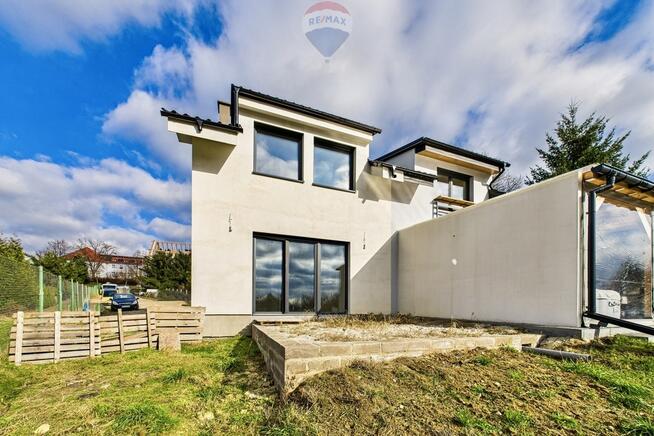 Na sprzedaż dom w zabudowie bliźniaczej, 96 m²