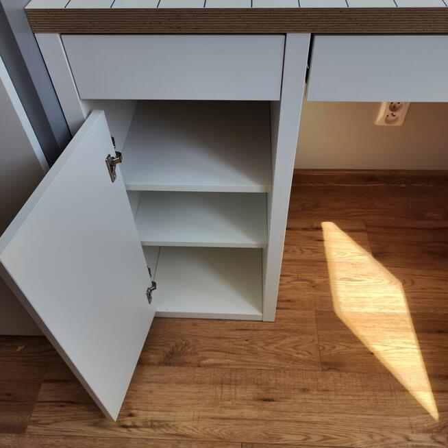 Biurko IKEA MICKE biały/antracyt, 105x50 cm z nadstawką