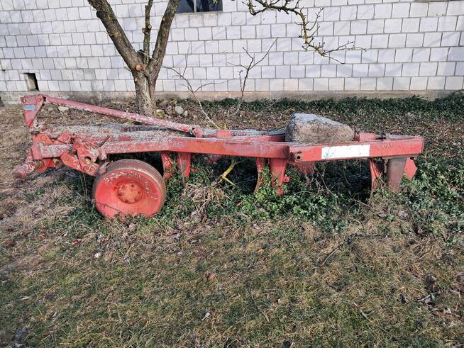 Sprzedam pług cztero skibowy w dobrym stanie