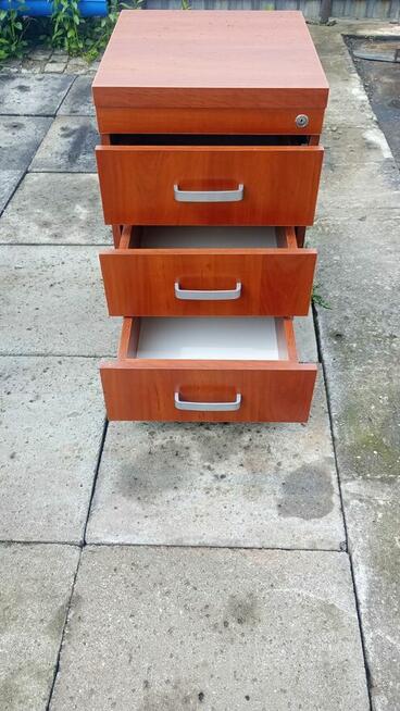 Kontenerek pod biurko przybornik jezdny na kółkach do biura