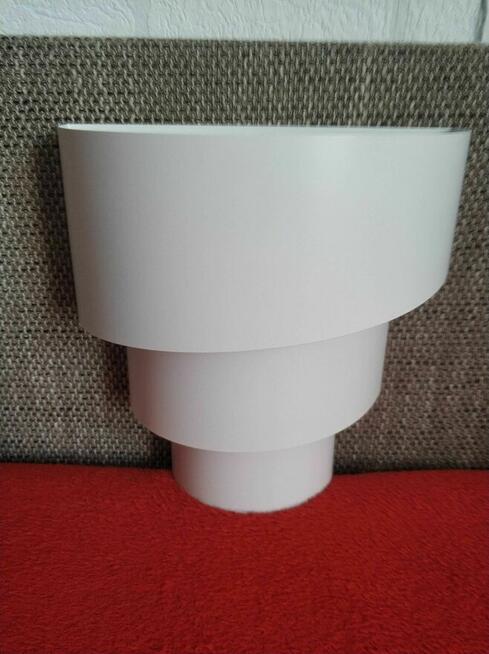 Lampa na ścianę biała metalowa Oprawa ścienna kinkiet lampka