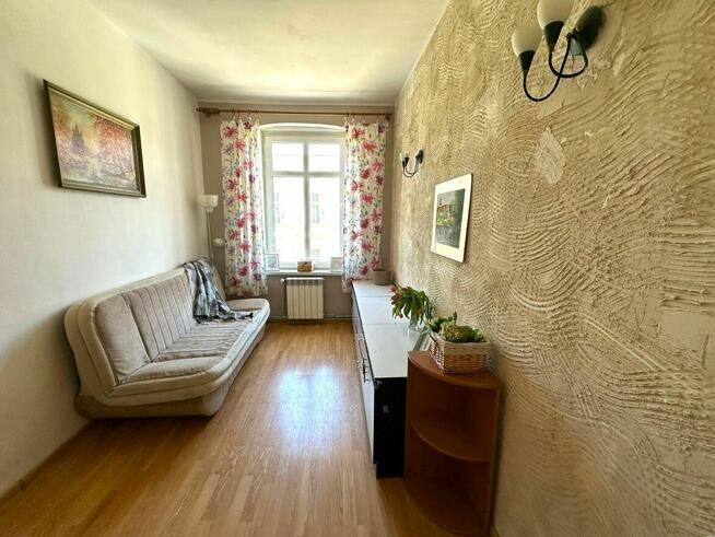 Trzypokojowe mieszkanie w kamienicy - centrum!