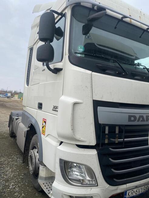 syndyk sprzeda samochód cieżarowy marki DAF XF 460