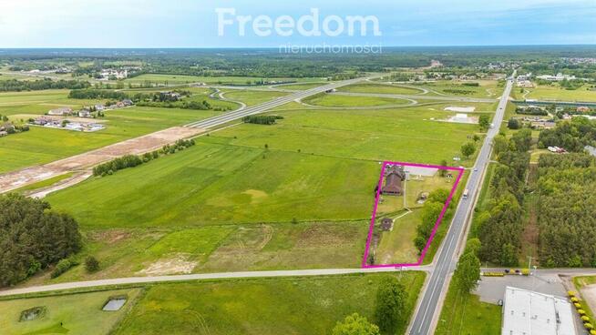 Restauracja z salą bankietową i miejscem na hotel