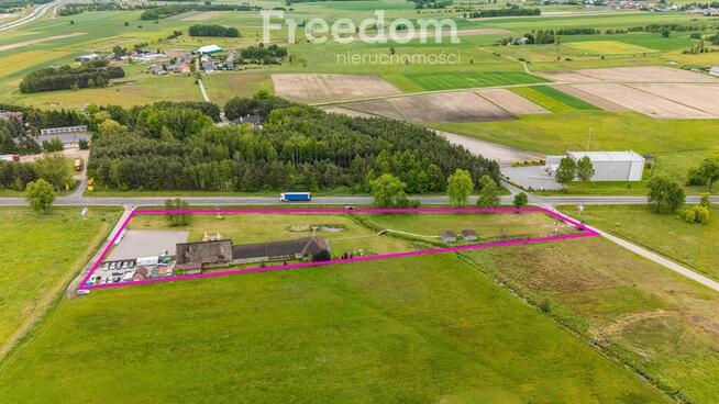 Restauracja z salą bankietową i miejscem na hotel