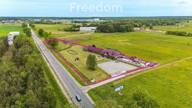 Restauracja z salą bankietową i miejscem na hotel