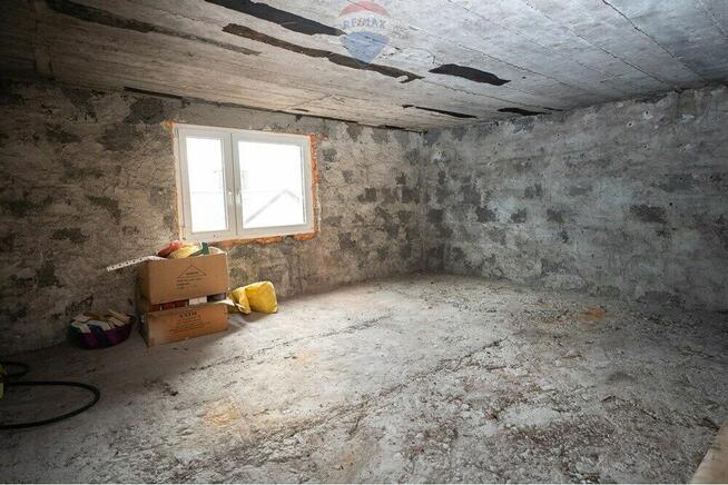 Mieszkanie z ogródkiem i budynkiem gospodarczym