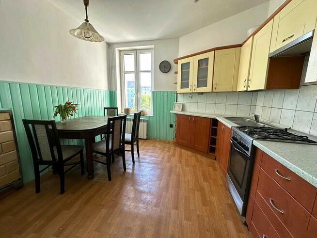 Trzypokojowe mieszkanie w kamienicy - centrum!