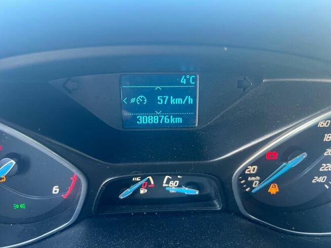 Syndyk sprzeda Ford Focus 1.6 TDCiMR`11 E5