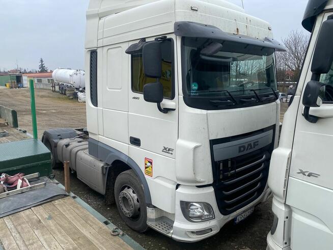 syndyk sprzeda samochód cieżarowy marki DAF XF 460