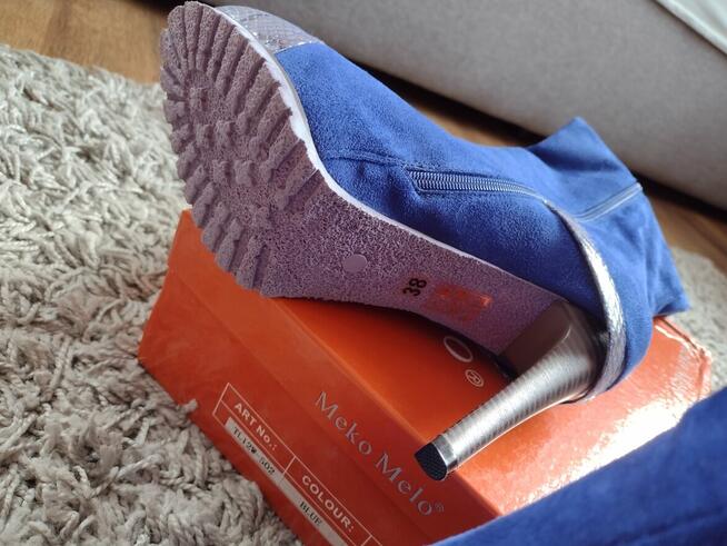 Piękne nowe kobaltowe kozaczki r.38