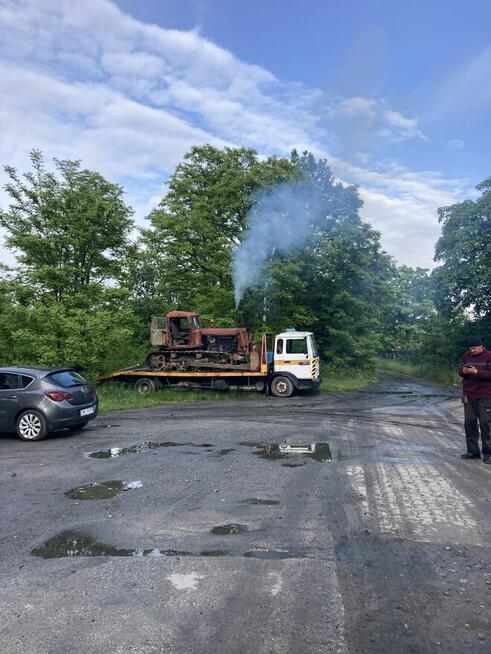 Autolaweta - samochód specjalny, laweta, niskopodwozie.