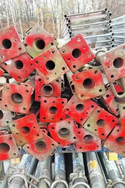 Podpora stropowa Doka w komplecie z wbudowaną trójnogą