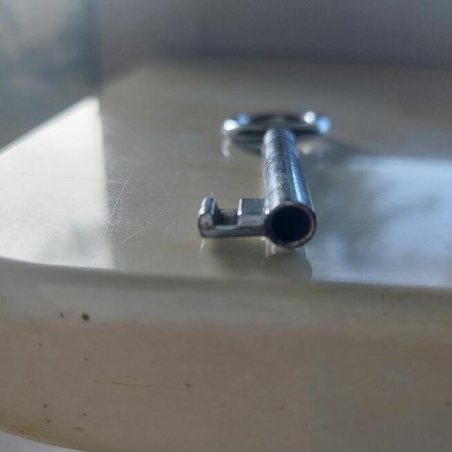 Poszukuję kluczyka do szafki