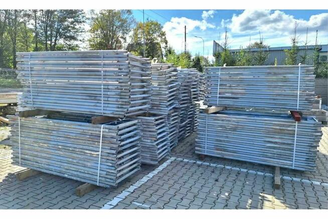 Rusztowania ramy Rux 2m/0,65m. Zaczepy na poręcze z dwóch st