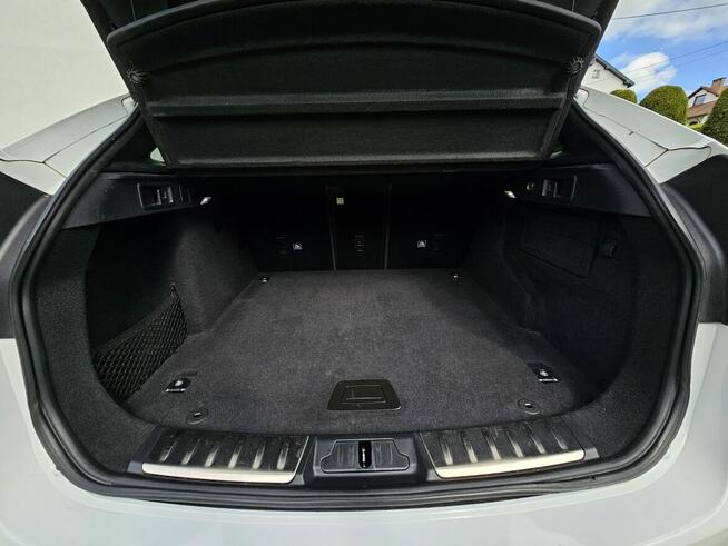 Jaguar F-Pace Jaguar IN CONTROL | Panorama | ASO | Meridian