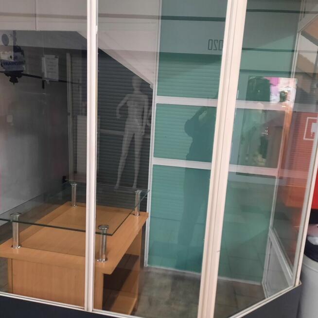 Sprzedam 2boksy ,lokal handlowy 8m2 i 21m2 na WGO w Poznaniu