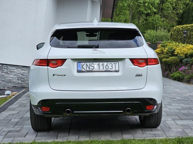 Jaguar F-Pace Jaguar IN CONTROL | Panorama | ASO | Meridian