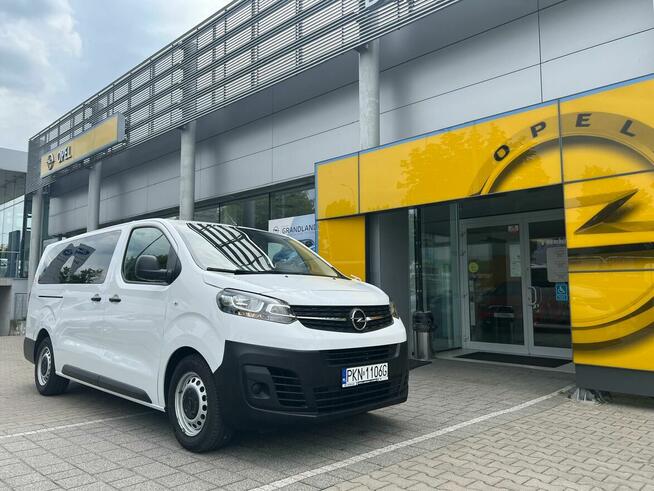 Opel Vivaro 9 osób long