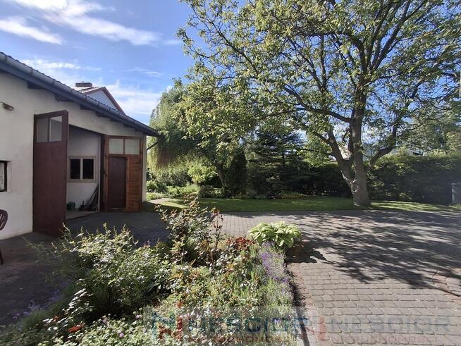 "Dom Marzeń wśród Zieleni–Spokój i Piękne Otocze''