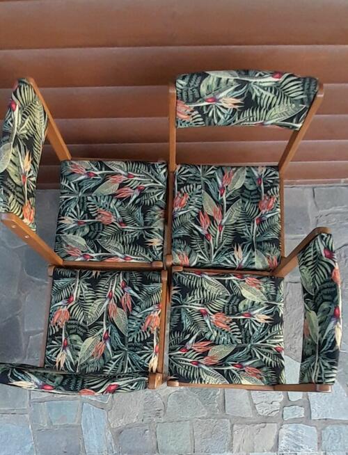 Świeżo odnowione krzesła PRL komplet 4 szt