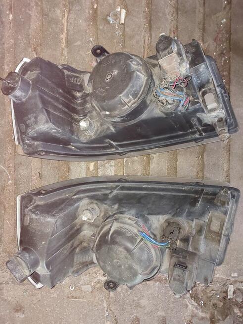 Sprzedam lampy przednie land rover