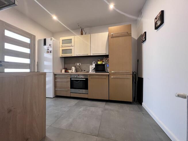 Dwupoziomowe 6 pokoi+2 balkony