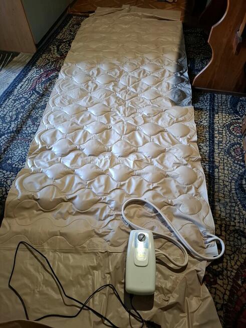 Materac przeciwodleżynowy zmiennociśnieniowy Vitea Care