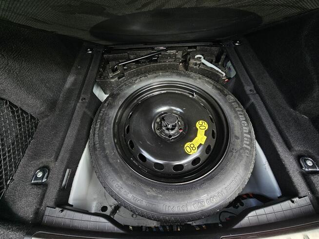 Jaguar F-Pace Jaguar IN CONTROL | Panorama | ASO | Meridian