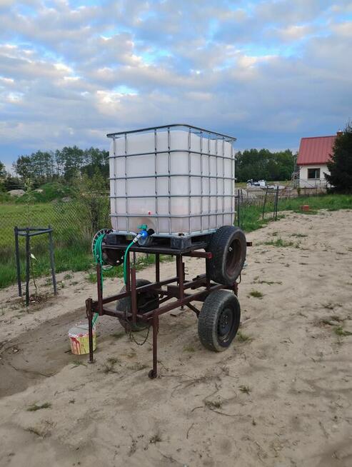 Zbiornik na wodę 1000L IBC na przyczepce