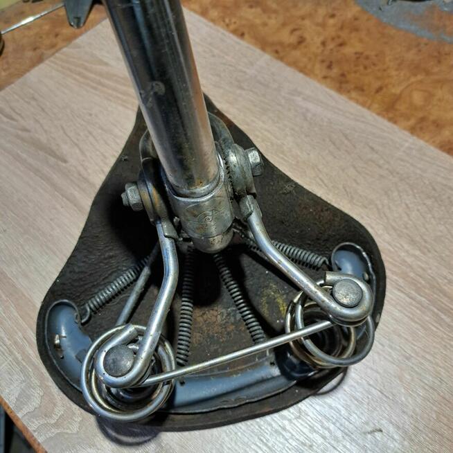 Stare siodełko rowerowe