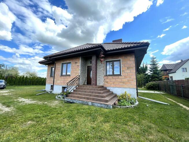 Na sprzedaż: parterowy dom w Kościelcu – gotowy do zamieszka