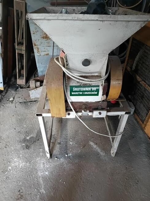 Śrutownik do ziarna , orzechów suchych warzyw