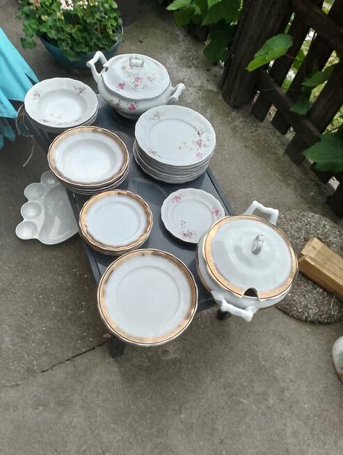 Sprzedam dwa niekompletne zastawy obiadowe