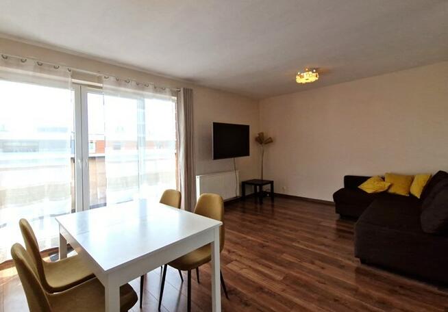 Przestronne 2 pokoje w apartamentowcu, Okopowa 113