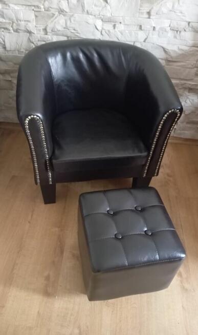 Fotel z podnóżkiem