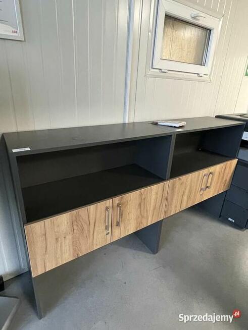 Syndyk sprzeda elementy wyposażenia biurowego