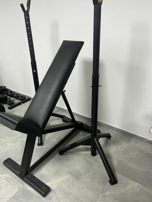 Ławeczka skośna wraz ze stojakami