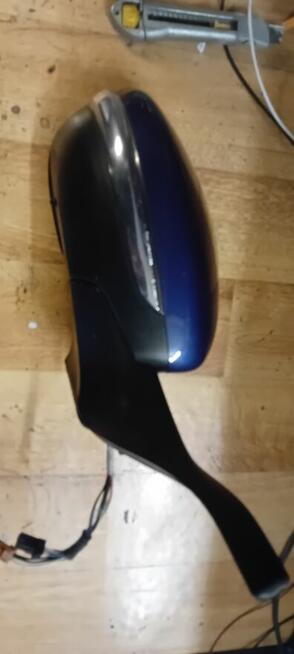 Lusterko Peugeot 208 prawe 11 pin kod lakieru KUC
