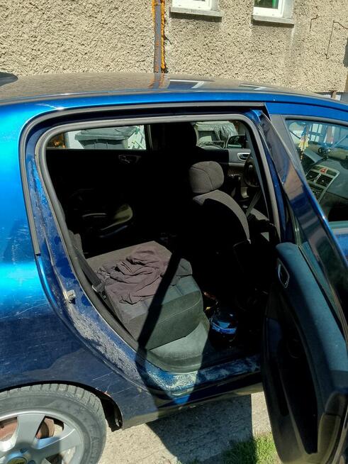 Sprzedam szybko auto