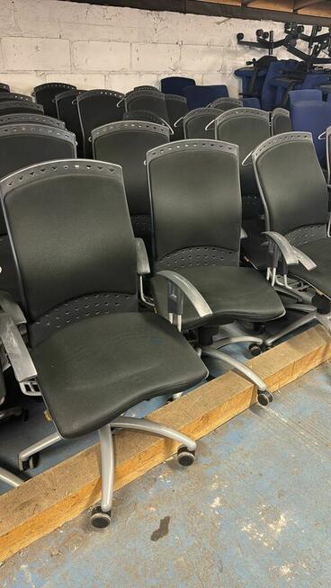 Fotel biurowy obrotowy SITAG REALITY czarny dostępne 100 szt