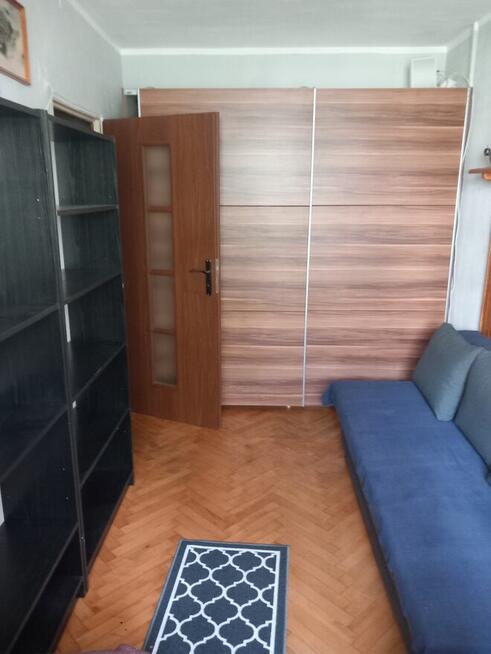 Wynajmę samodzielny pokój młodej, pracującej kobiecie