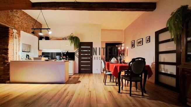 Dom - część mieszkalna z lokalami inwestycyjnymi