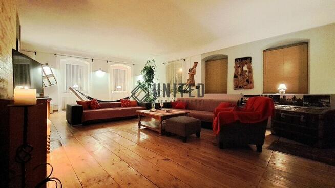 Dom - część mieszkalna z lokalami inwestycyjnymi