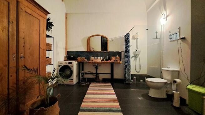 Dom - część mieszkalna z lokalami inwestycyjnymi