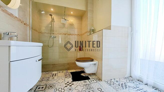 Dom - część mieszkalna z lokalami inwestycyjnymi